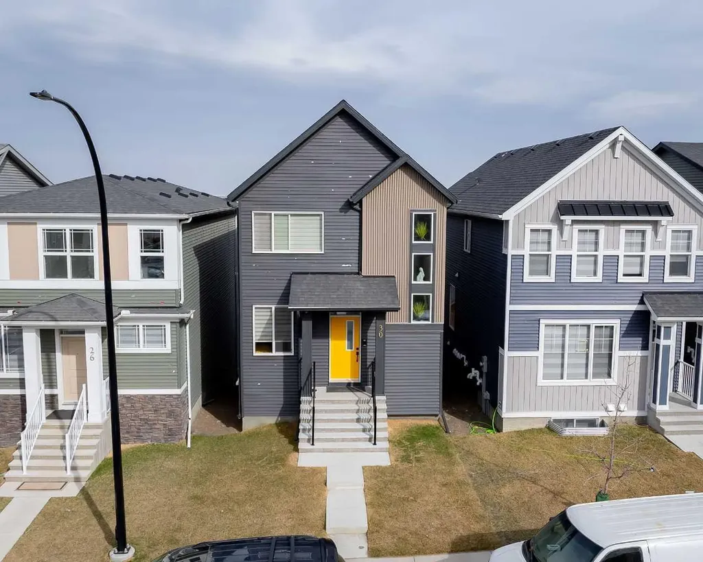 30 Edith Manor NW Calgary AB T3R1Y7