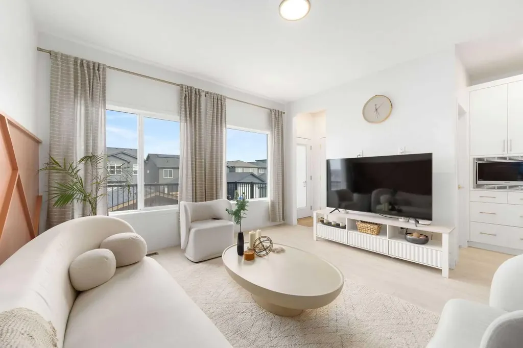 30 Edith Manor NW Calgary AB T3R1Y7