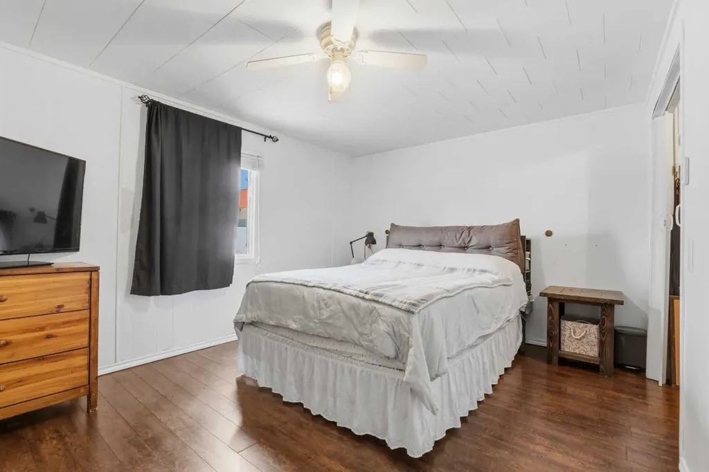156 River Valley Estates Whitecourt AB T7S 1K2