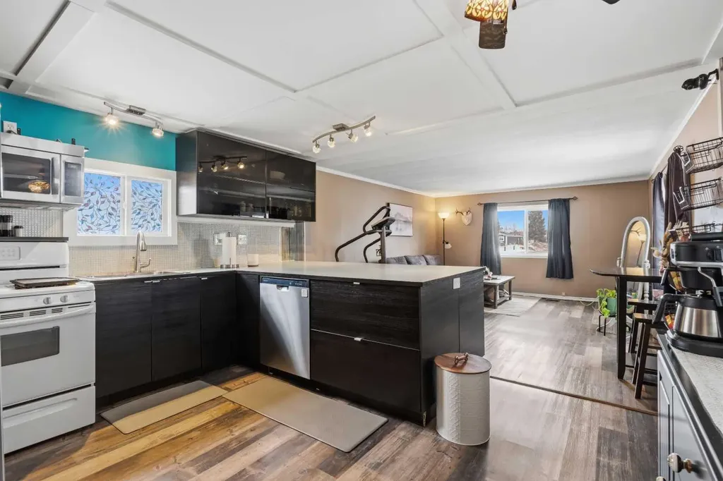156 River Valley Estates Whitecourt AB T7S 1K2