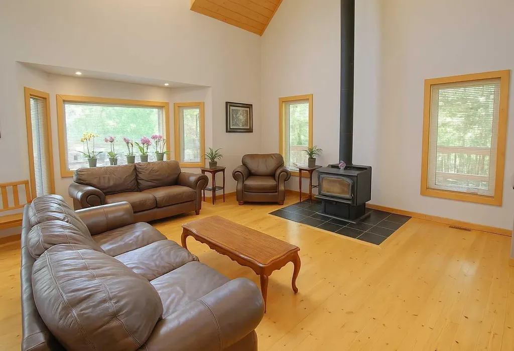 1314 Cottonwood Close Sunbreaker Cove AB T0C0J0