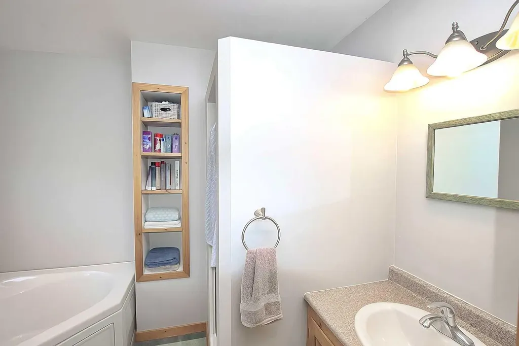 1314 Cottonwood Close Sunbreaker Cove AB T0C0J0