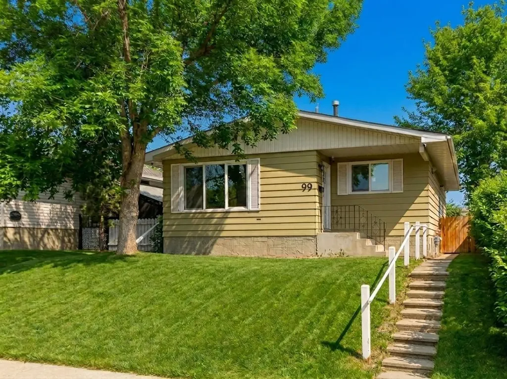 99 Dovercliffe Way SE Calgary AB T2B 1W6