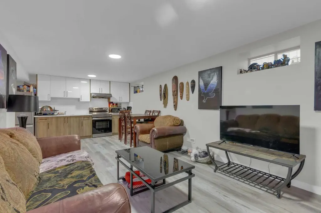 99 Dovercliffe Way SE Calgary AB T2B 1W6