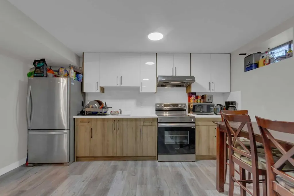 99 Dovercliffe Way SE Calgary AB T2B 1W6