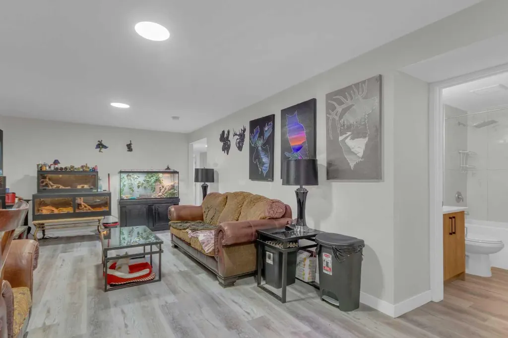 99 Dovercliffe Way SE Calgary AB T2B 1W6