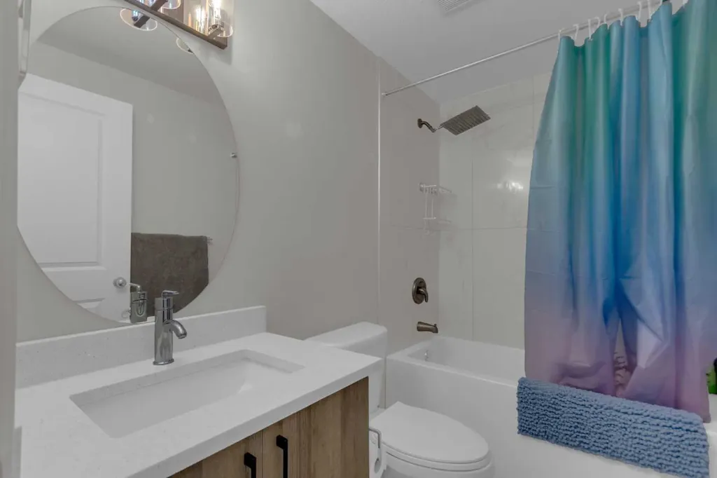 99 Dovercliffe Way SE Calgary AB T2B 1W6