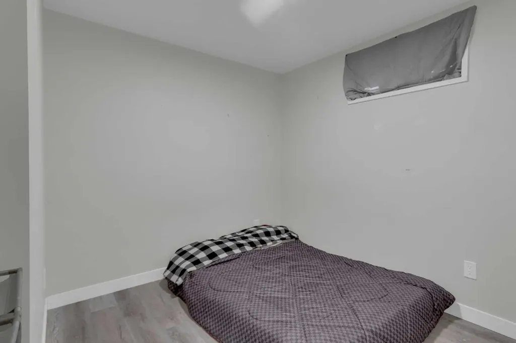 99 Dovercliffe Way SE Calgary AB T2B 1W6