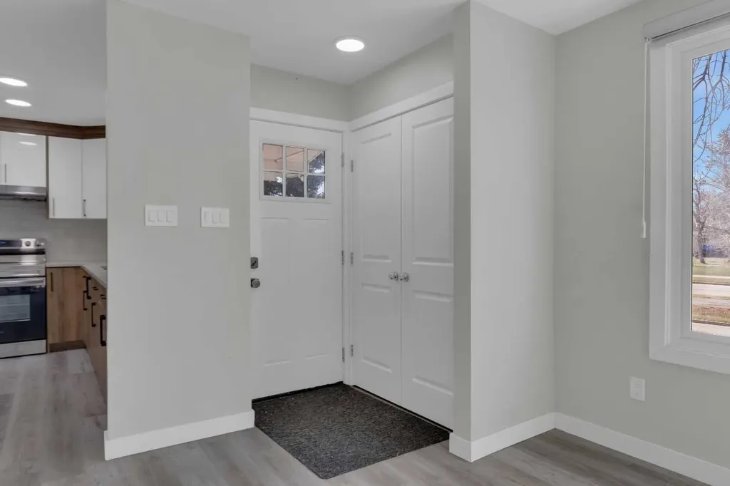 99 Dovercliffe Way SE Calgary AB T2B 1W6