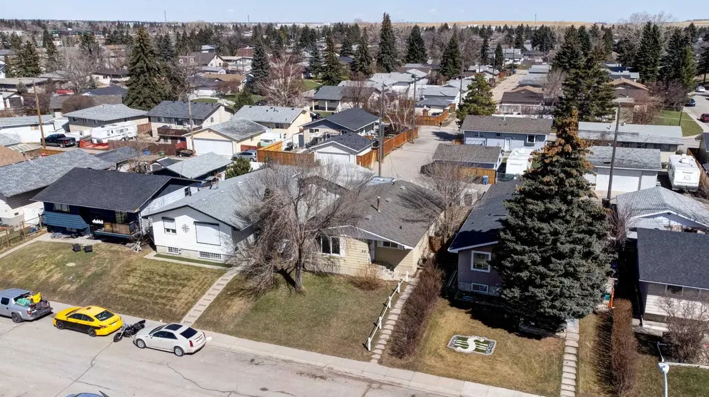 99 Dovercliffe Way SE Calgary AB T2B 1W6