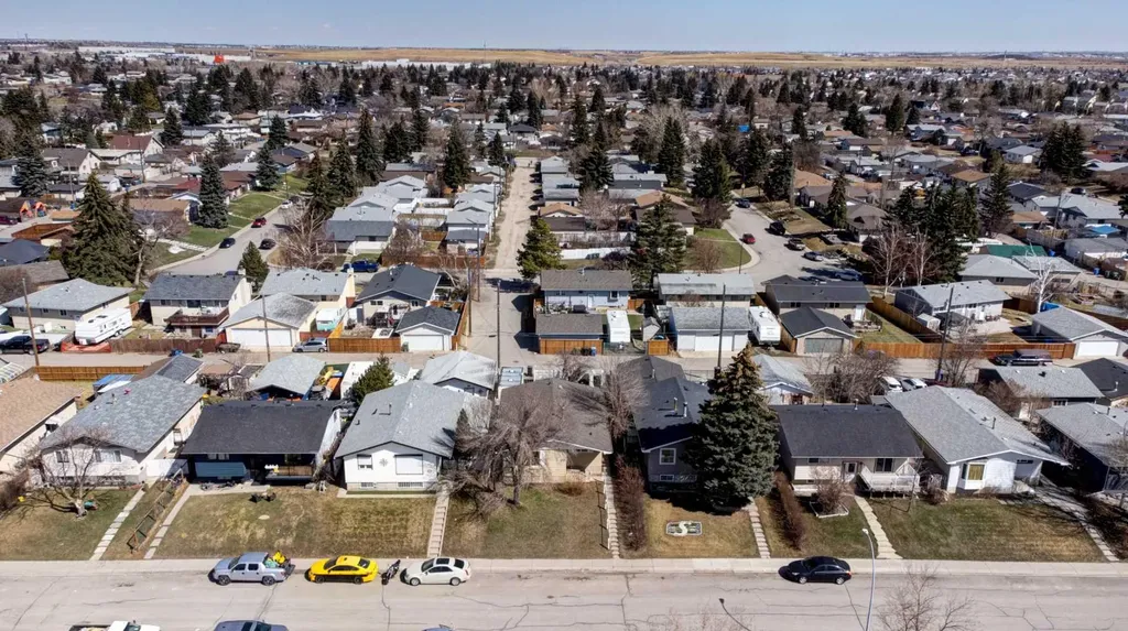 99 Dovercliffe Way SE Calgary AB T2B 1W6