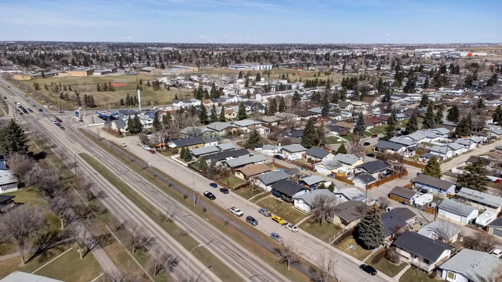 99 Dovercliffe Way SE Calgary AB T2B 1W6