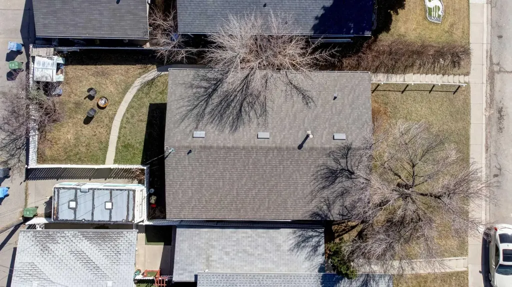 99 Dovercliffe Way SE Calgary AB T2B 1W6