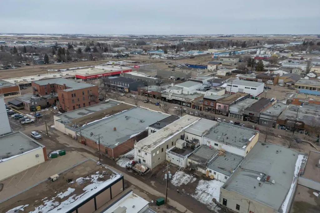 5030 50 Street Camrose AB T4V 1R3