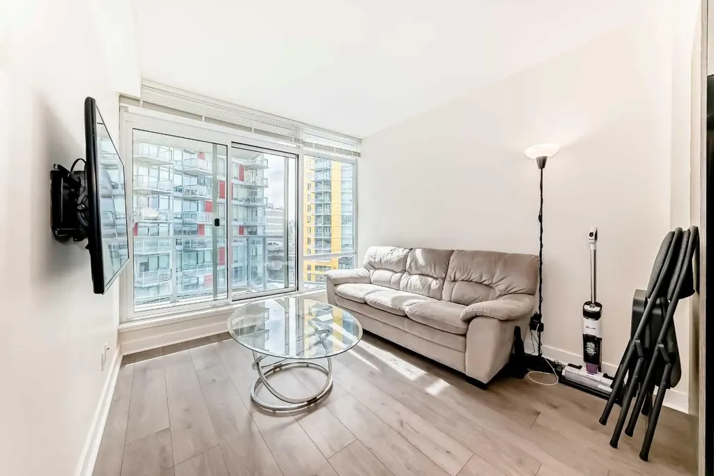 30 Brentwood Common NW Calgary AB T2L2L8