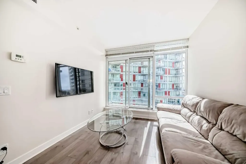 30 Brentwood Common NW Calgary AB T2L2L8