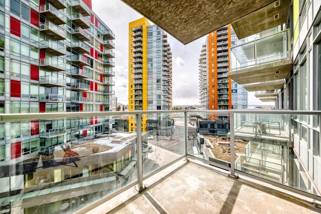 30 Brentwood Common NW Calgary AB T2L2L8