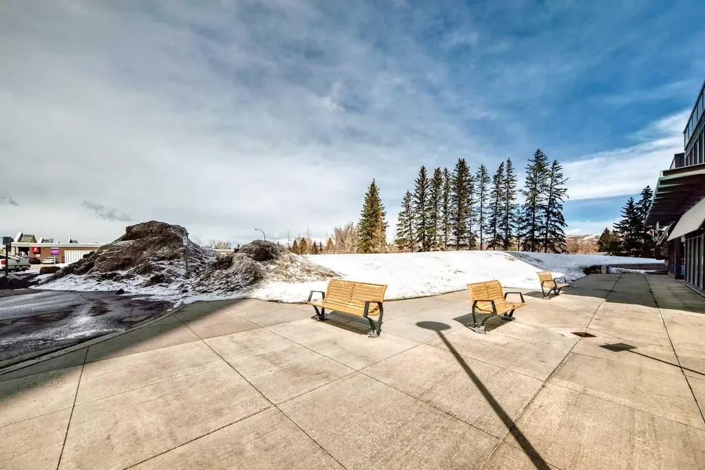 30 Brentwood Common NW Calgary AB T2L2L8