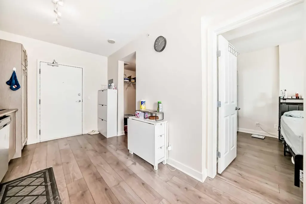 30 Brentwood Common NW Calgary AB T2L2L8