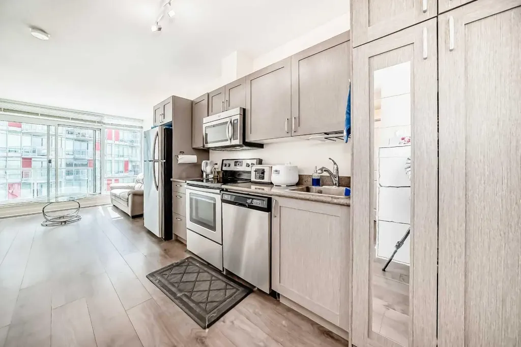 30 Brentwood Common NW Calgary AB T2L2L8