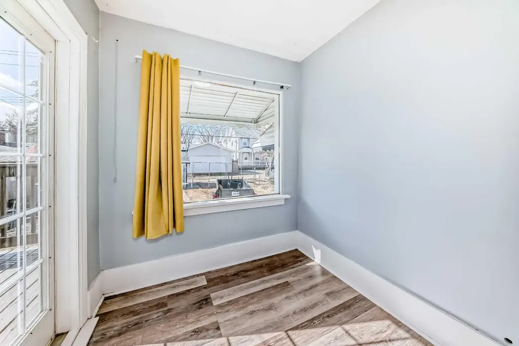 5017 54 Avenue Ponoka AB T4J 1H2