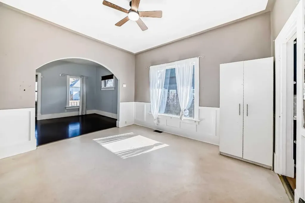 5017 54 Avenue Ponoka AB T4J 1H2