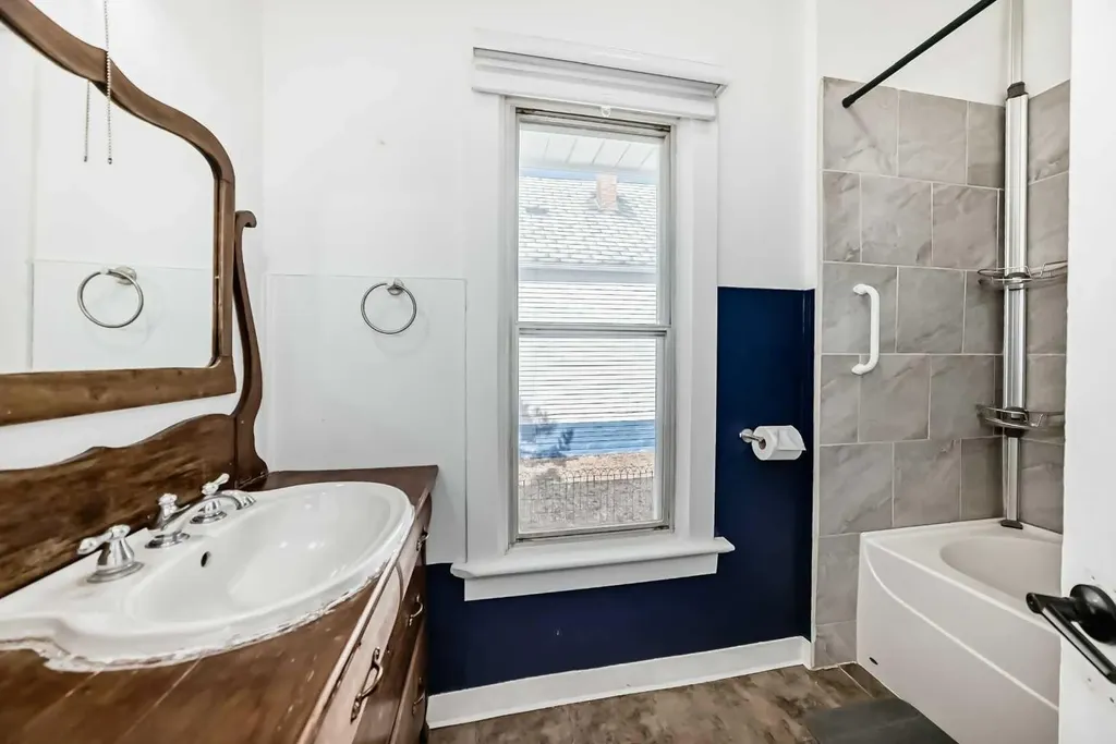 5017 54 Avenue Ponoka AB T4J 1H2