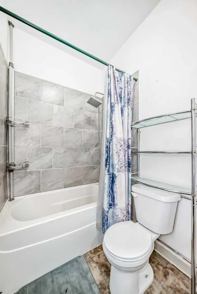 5017 54 Avenue Ponoka AB T4J 1H2