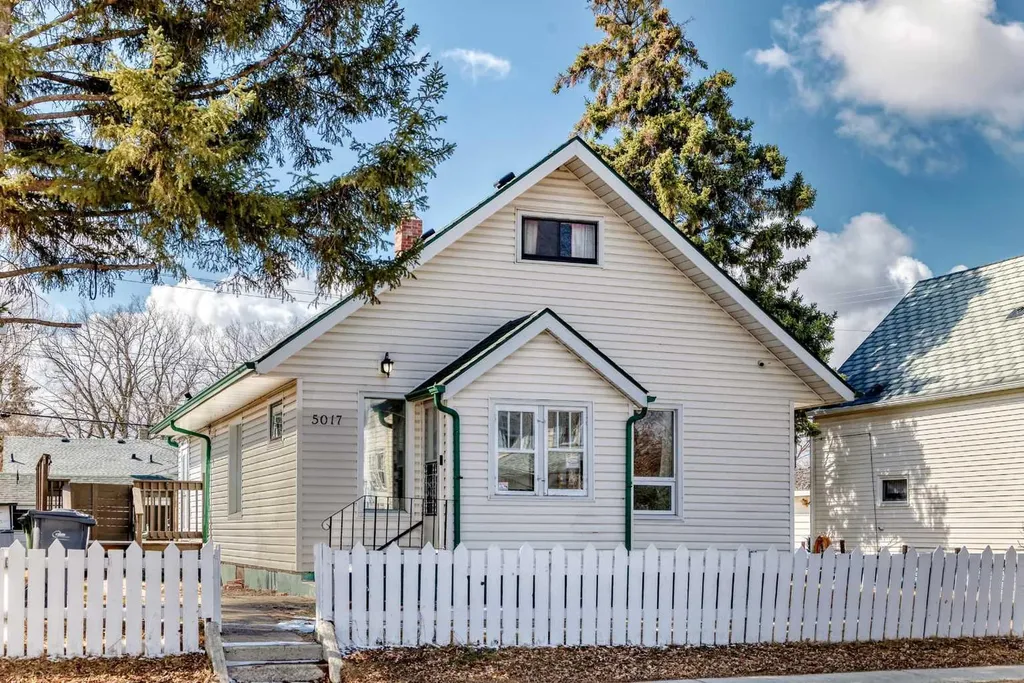 5017 54 Avenue Ponoka AB T4J 1H2