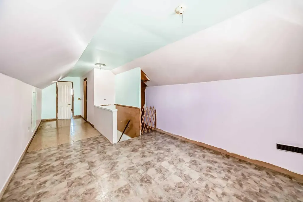 5017 54 Avenue Ponoka AB T4J 1H2