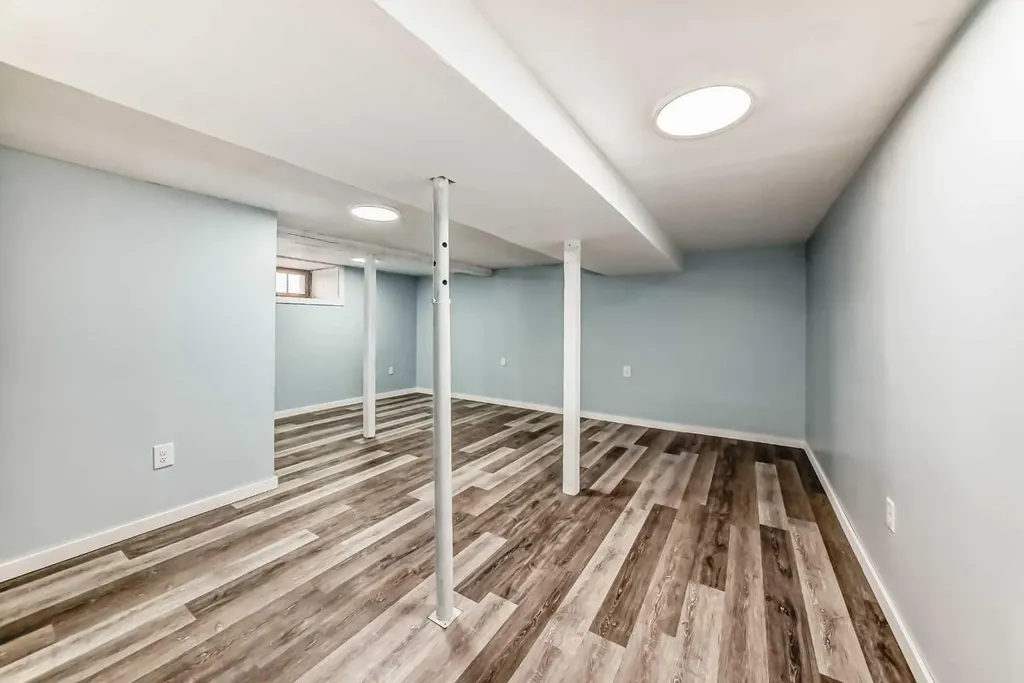 5017 54 Avenue Ponoka AB T4J 1H2