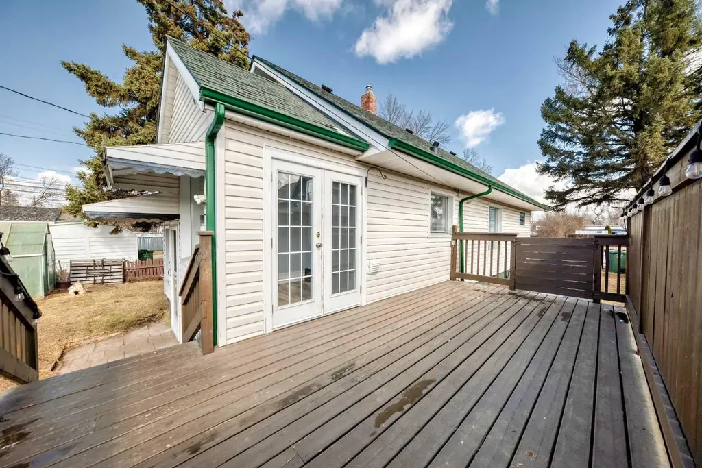 5017 54 Avenue Ponoka AB T4J 1H2