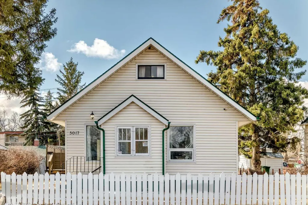 5017 54 Avenue Ponoka AB T4J 1H2