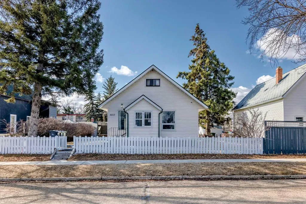 5017 54 Avenue Ponoka AB T4J 1H2