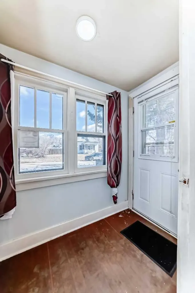 5017 54 Avenue Ponoka AB T4J 1H2
