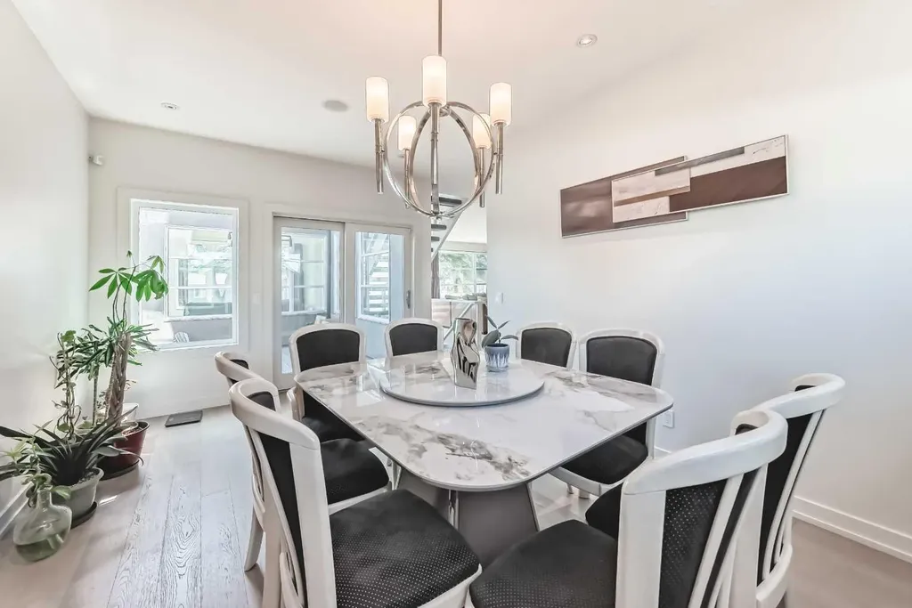 112 Hanover Road SW Calgary AB T2V 3J4