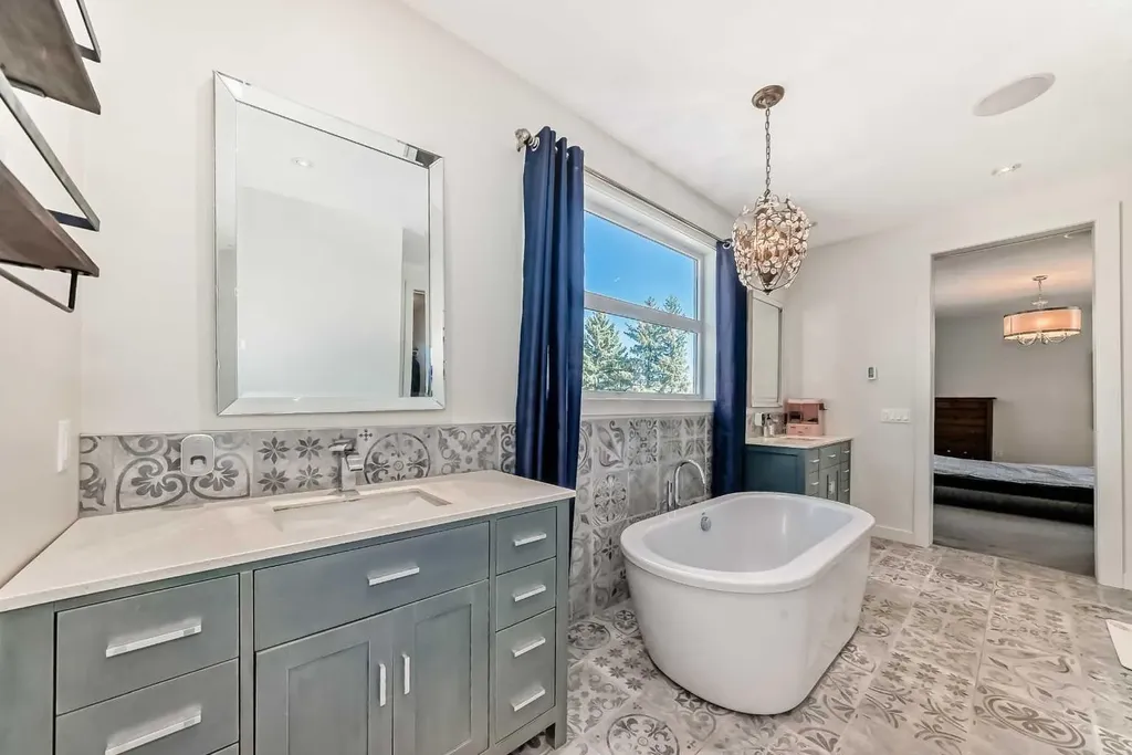 112 Hanover Road SW Calgary AB T2V 3J4