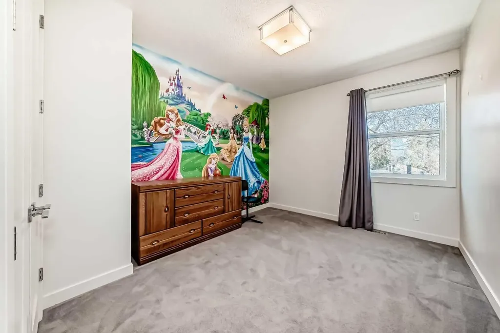 112 Hanover Road SW Calgary AB T2V 3J4