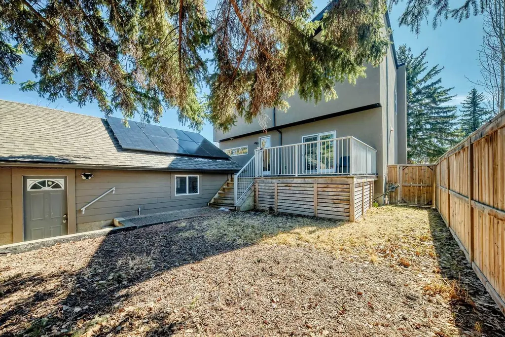 112 Hanover Road SW Calgary AB T2V 3J4