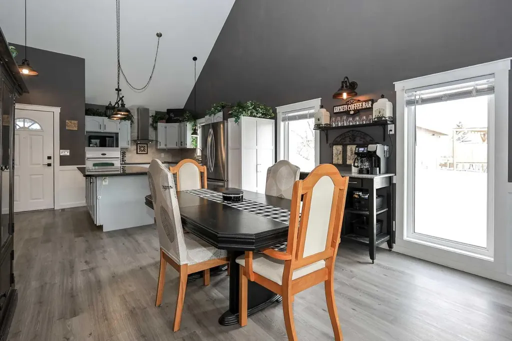 25 Kee Close Red Deer AB T4P 3M4