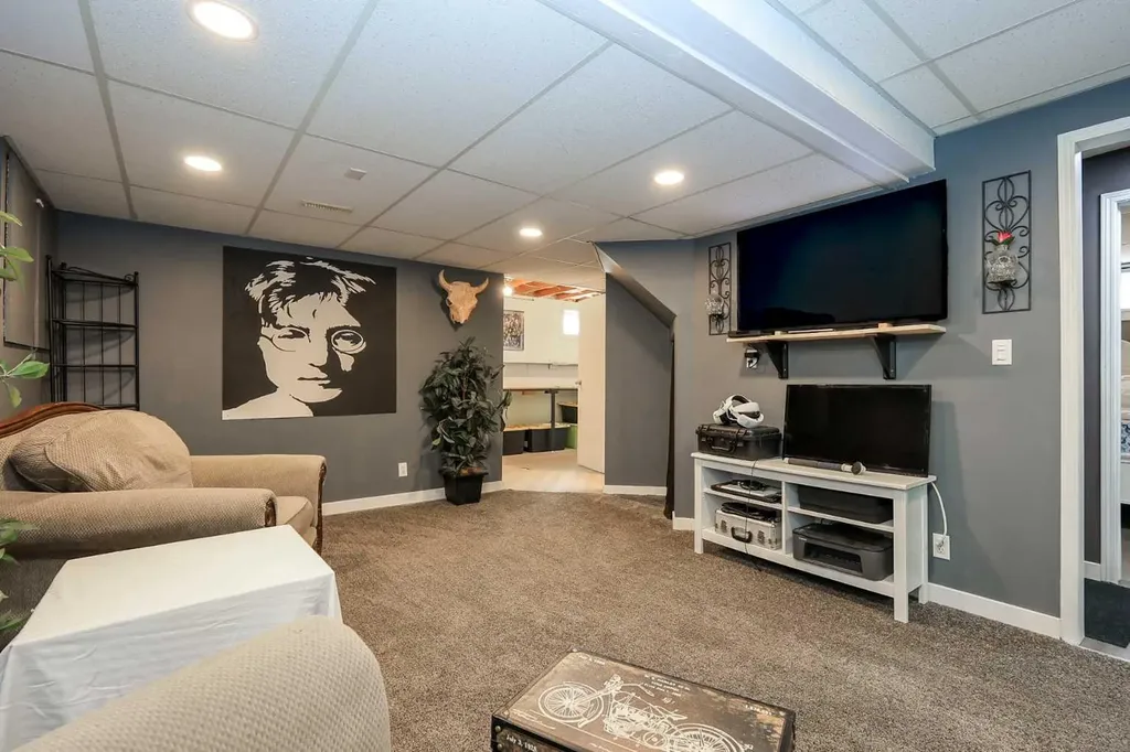 25 Kee Close Red Deer AB T4P 3M4