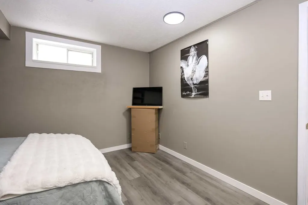 25 Kee Close Red Deer AB T4P 3M4