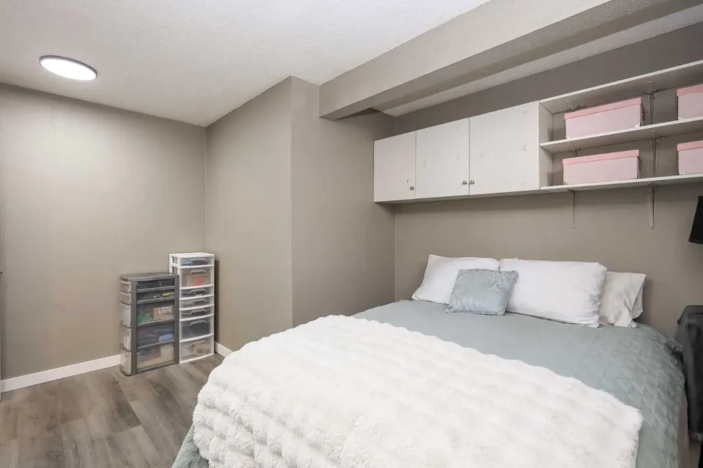 25 Kee Close Red Deer AB T4P 3M4