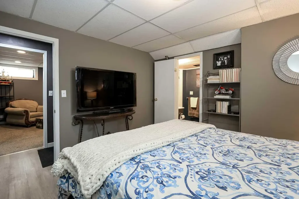 25 Kee Close Red Deer AB T4P 3M4