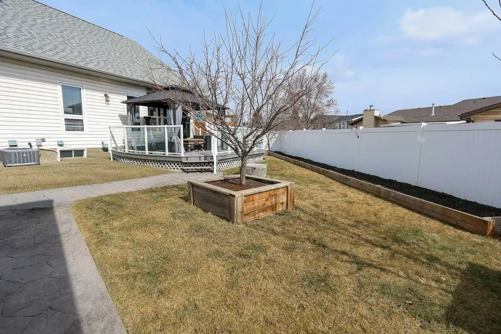 25 Kee Close Red Deer AB T4P 3M4
