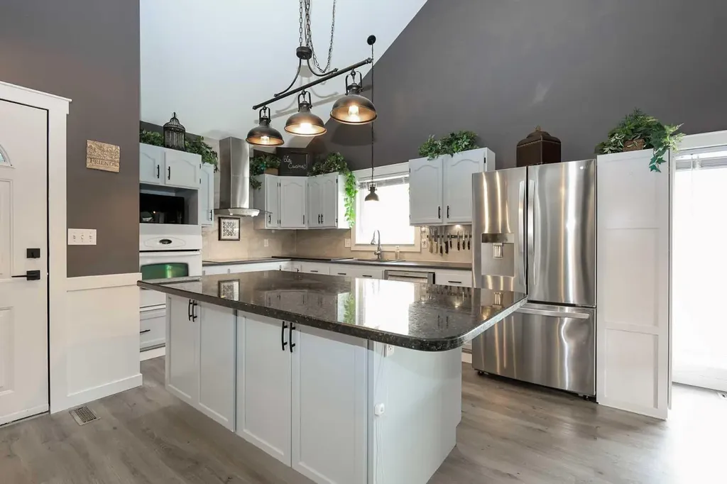 25 Kee Close Red Deer AB T4P 3M4