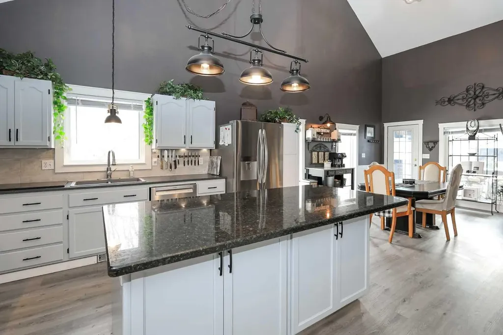 25 Kee Close Red Deer AB T4P 3M4