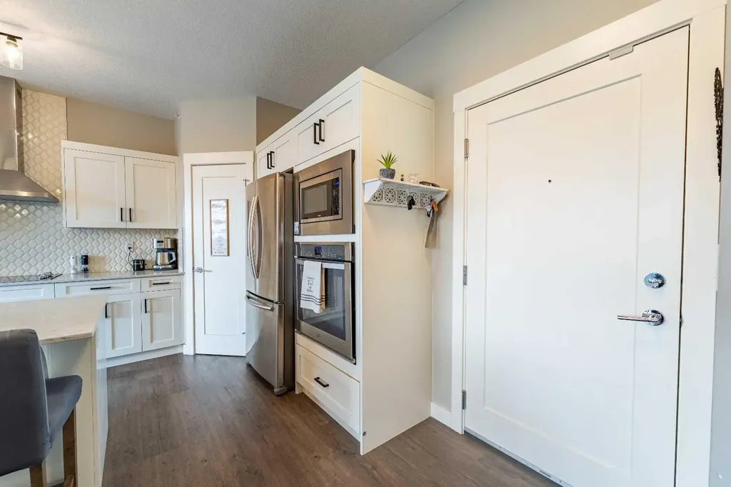 10 Walgrove Walk SE Calgary AB T2X 4E1