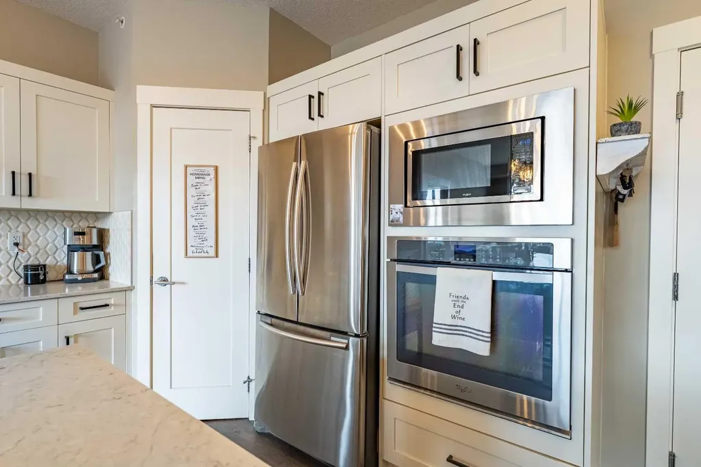 10 Walgrove Walk SE Calgary AB T2X 4E1
