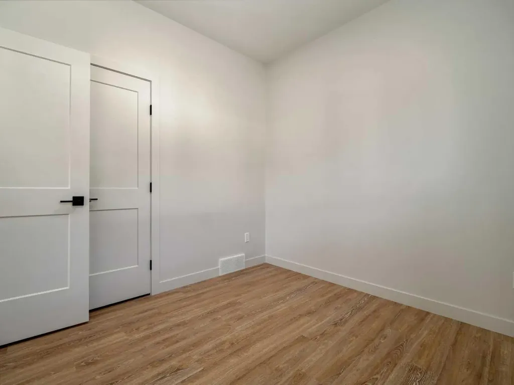 7042 48 Street Taber AB T1G 0G7